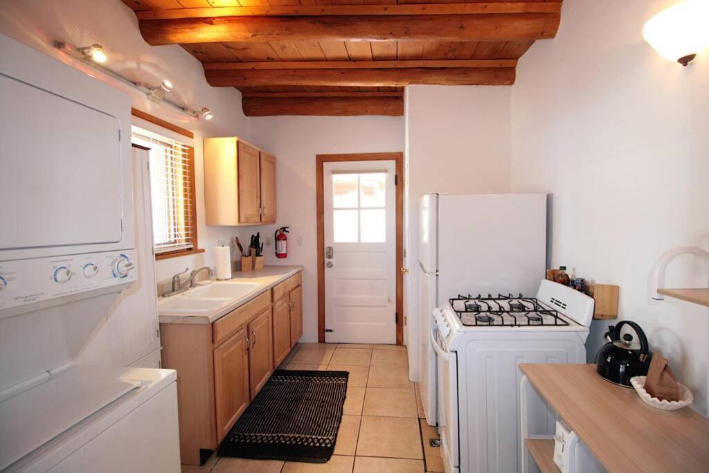 Galisteo Getaway - Courtyard - Near Railyard Villa ซานตาเฟ ภายนอก รูปภาพ