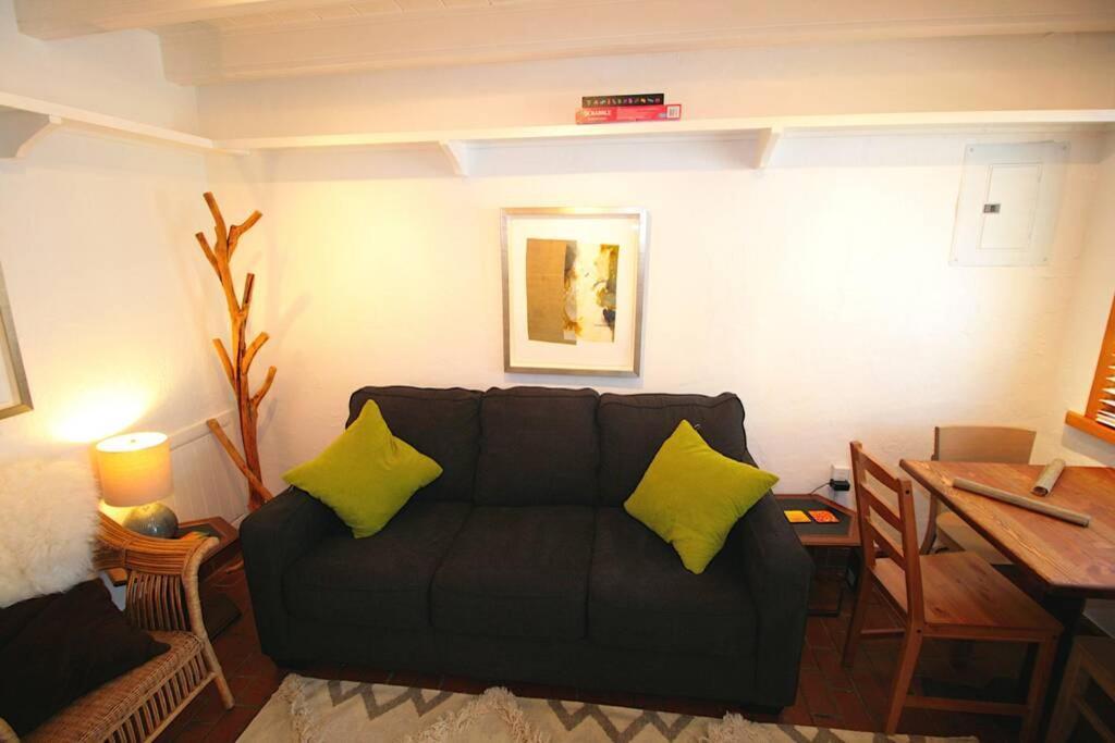 Galisteo Getaway - Courtyard - Near Railyard Villa ซานตาเฟ ภายนอก รูปภาพ