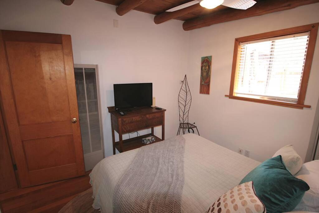 Galisteo Getaway - Courtyard - Near Railyard Villa ซานตาเฟ ภายนอก รูปภาพ