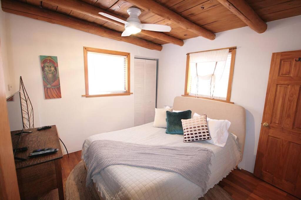 Galisteo Getaway - Courtyard - Near Railyard Villa ซานตาเฟ ภายนอก รูปภาพ