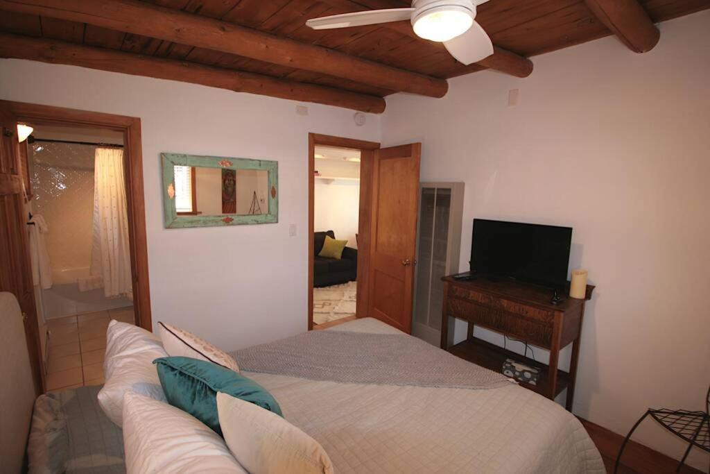 Galisteo Getaway - Courtyard - Near Railyard Villa ซานตาเฟ ภายนอก รูปภาพ